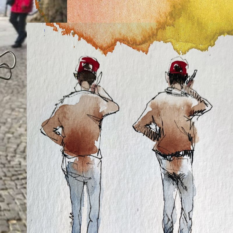 aquarellierte Skizze zwei Personen von hinten, vielleicht auch dieselbe Person zweimal, braunrot Jacke, helle Jeans-artige Hose, rote Kopfbedeckung